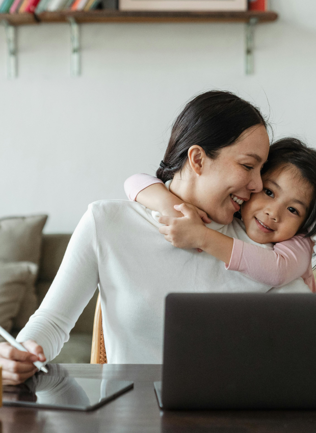 une mère de famille qui travaille